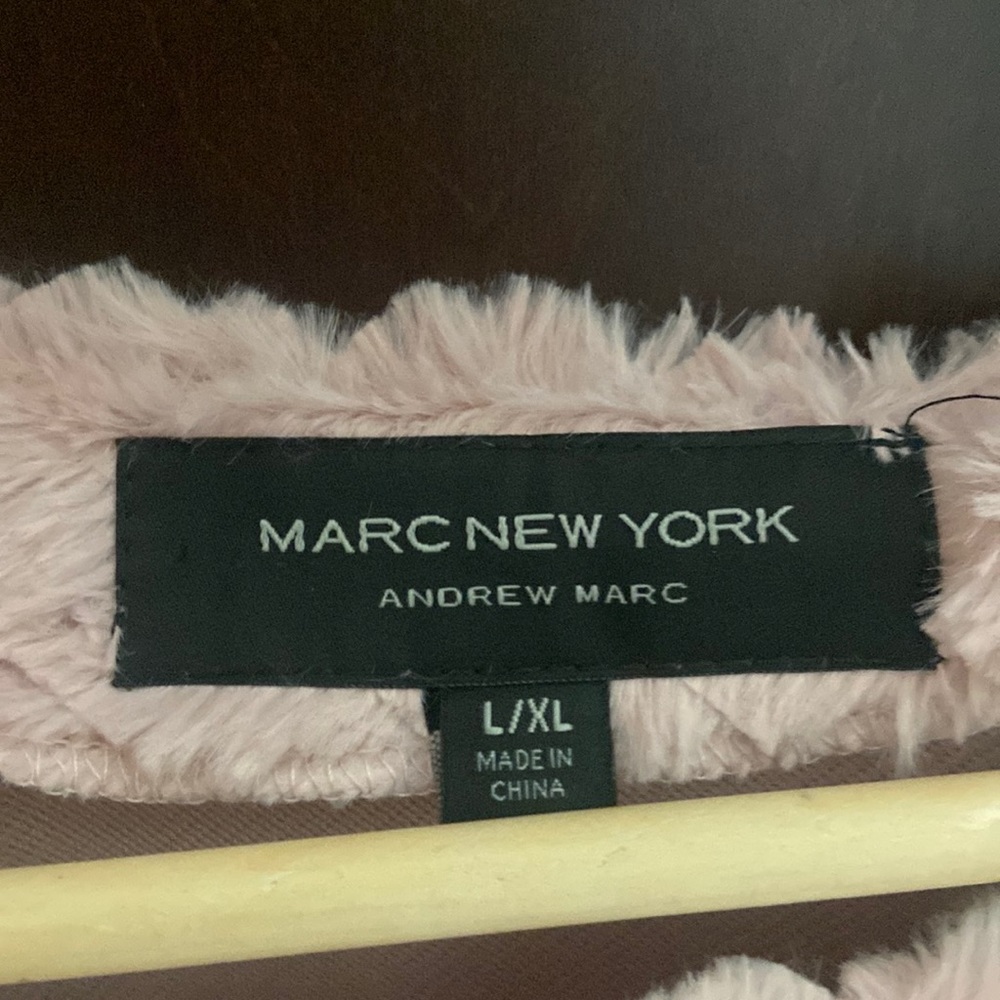 Beautiful pink Marc New York shall sweater